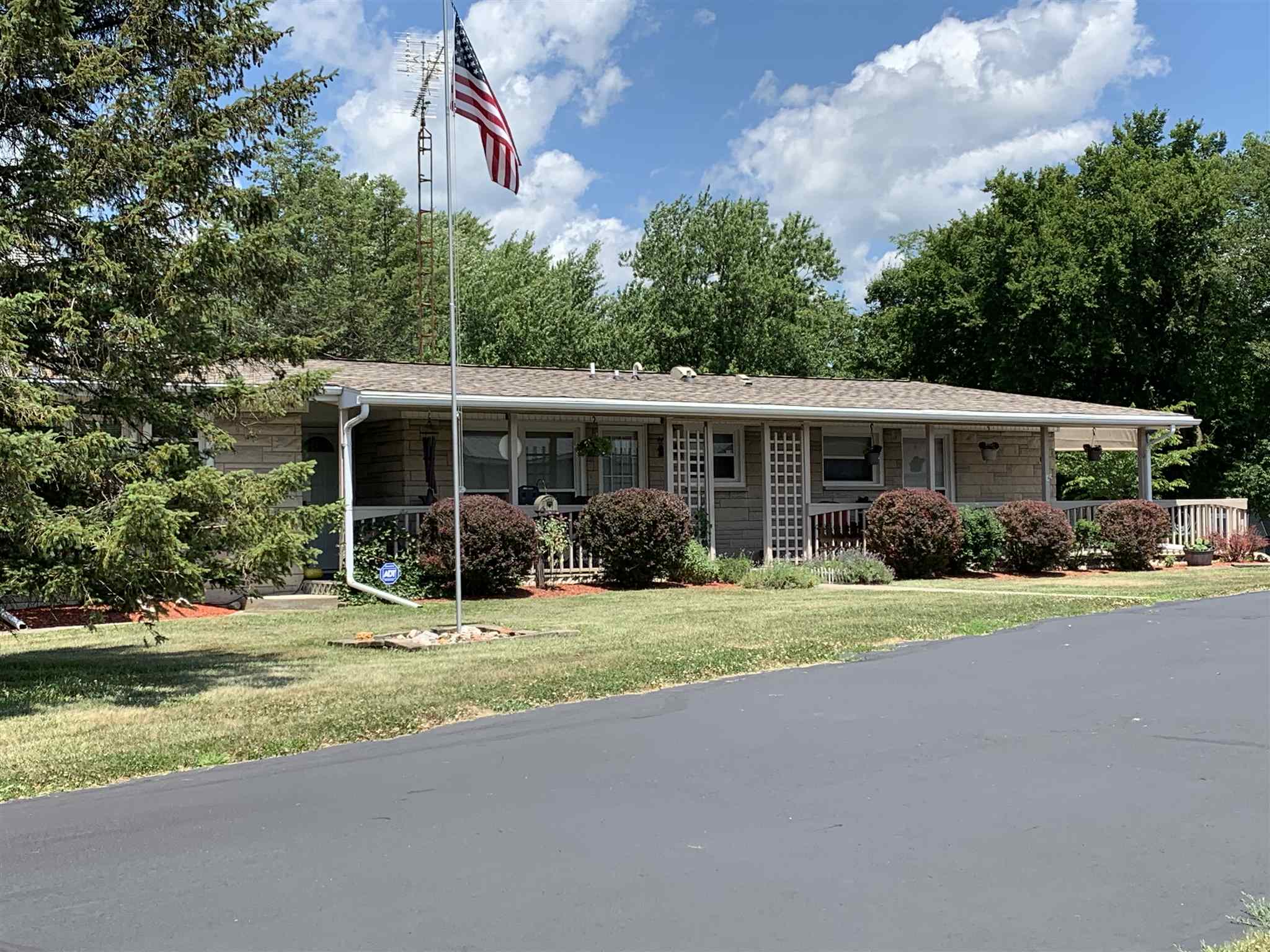 3108 North Huntington Road Marion, IN 46952 - Photo 1 of 22