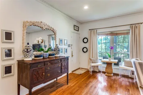 $325,000 | 4312 Bellaire Drive South, Unit 204, Fort Worth, TX 76109