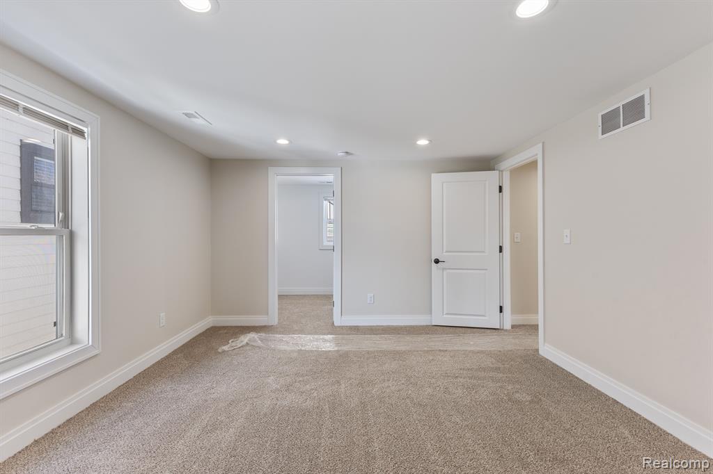 3518 Normandy Road Royal Oak, MI 48073 - Photo 32 of 45