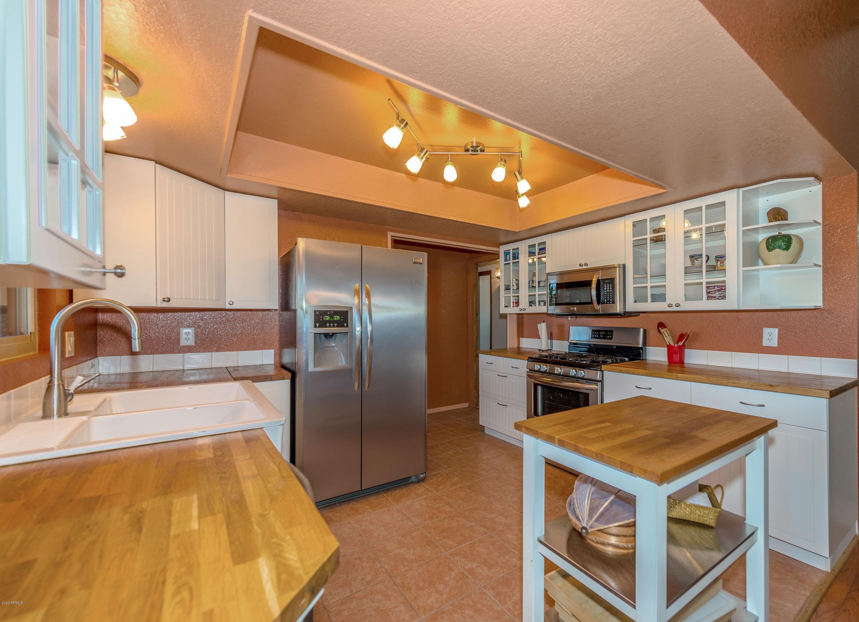 3085 Geronimo Road Prescott, AZ 86305 - Photo 7 of 44 007_Kitchen