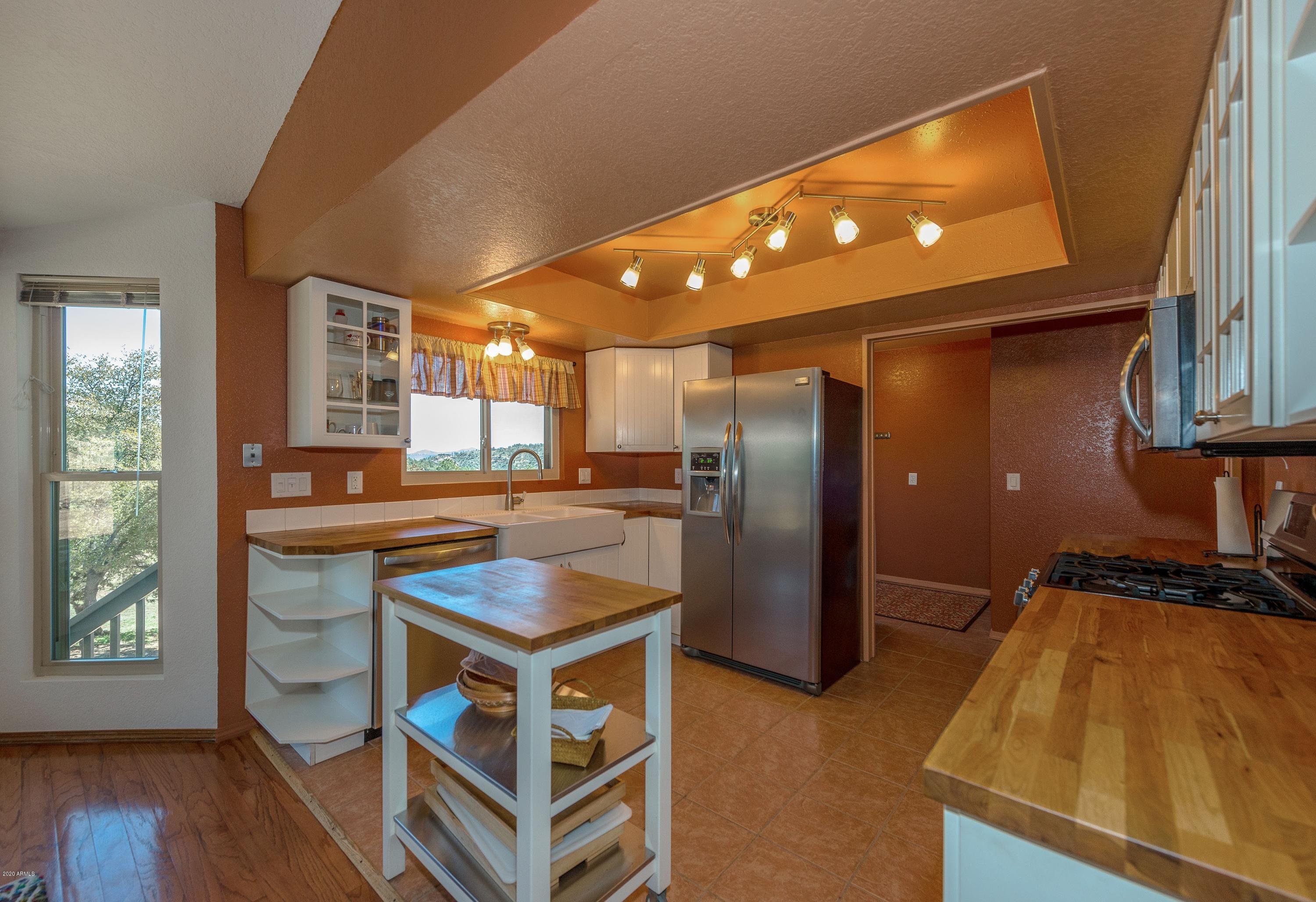 3085 Geronimo Road Prescott, AZ 86305 - Photo 8 of 44 008_Kitchen