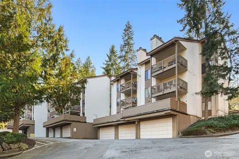 $485,000 | 10419 Northeast 32nd Place, Unit E204, Bellevue, WA 98004
