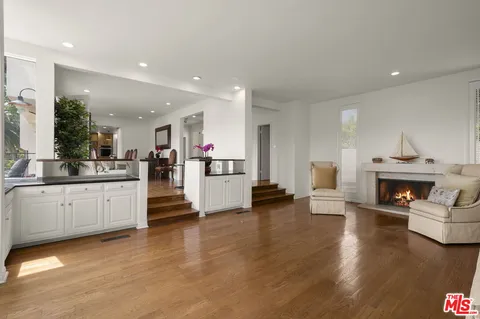 $3,695,000 | 1052 North Kenter Avenue, Los Angeles, CA 90049