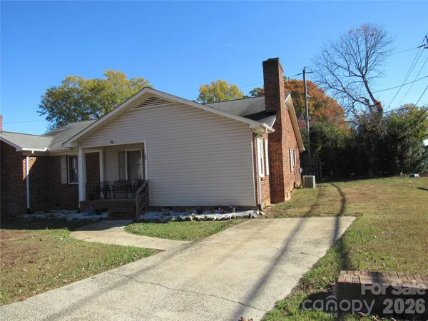 a front view of house with yard