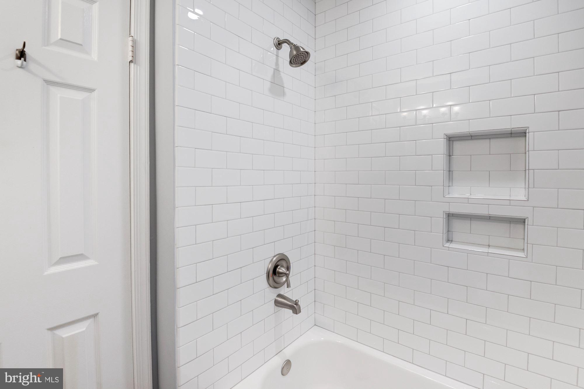 2075 Cobblestone Lane Reston, VA 20191 - Photo 15 of 26 Bathroom
