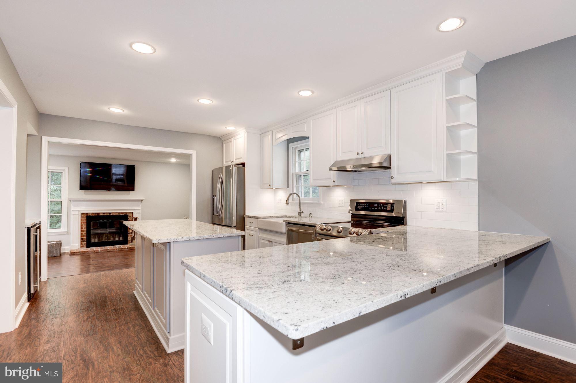 2075 Cobblestone Lane Reston, VA 20191 - Photo 4 of 26 Kitchen