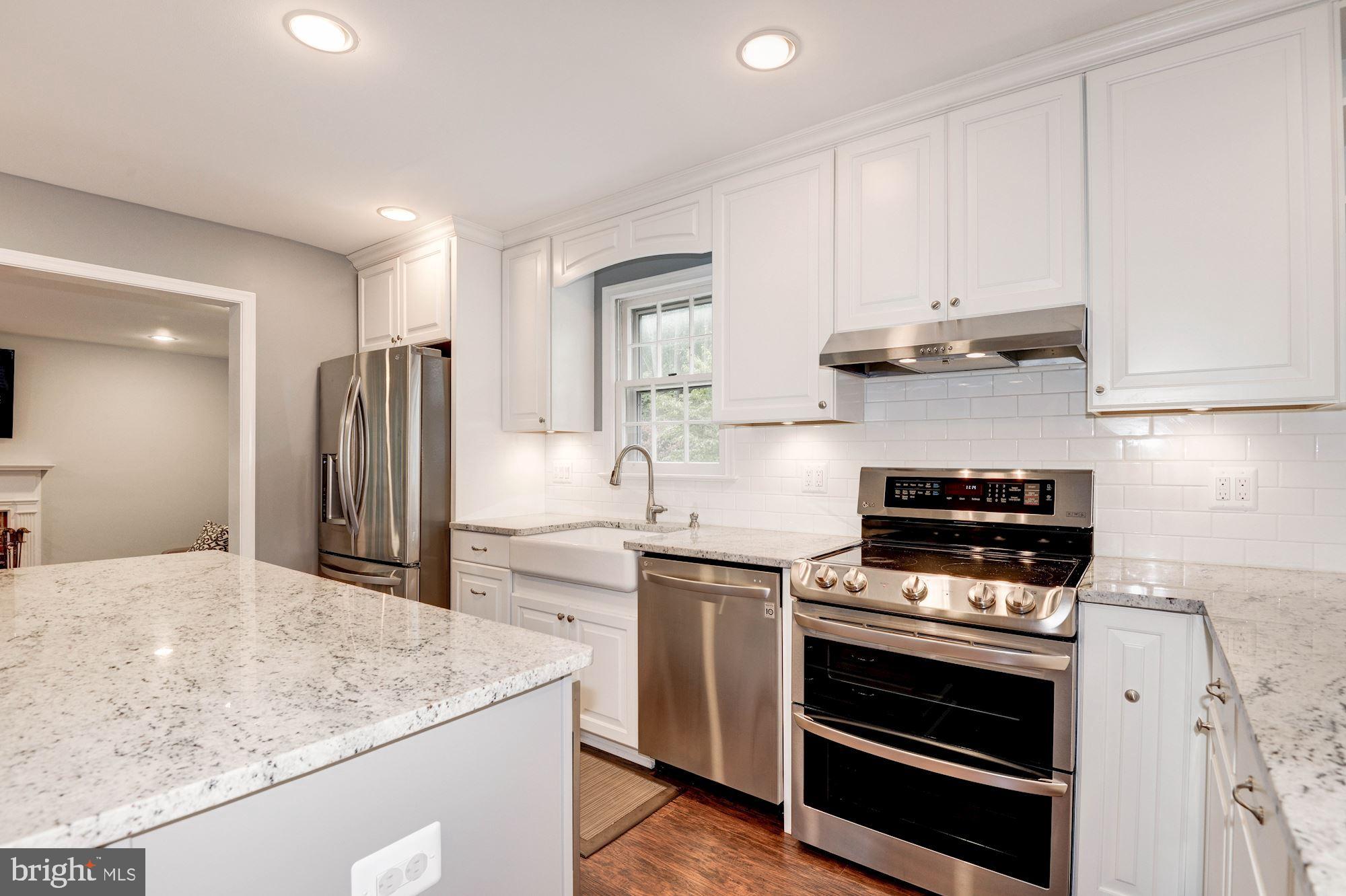 2075 Cobblestone Lane Reston, VA 20191 - Photo 5 of 26 Kitchen