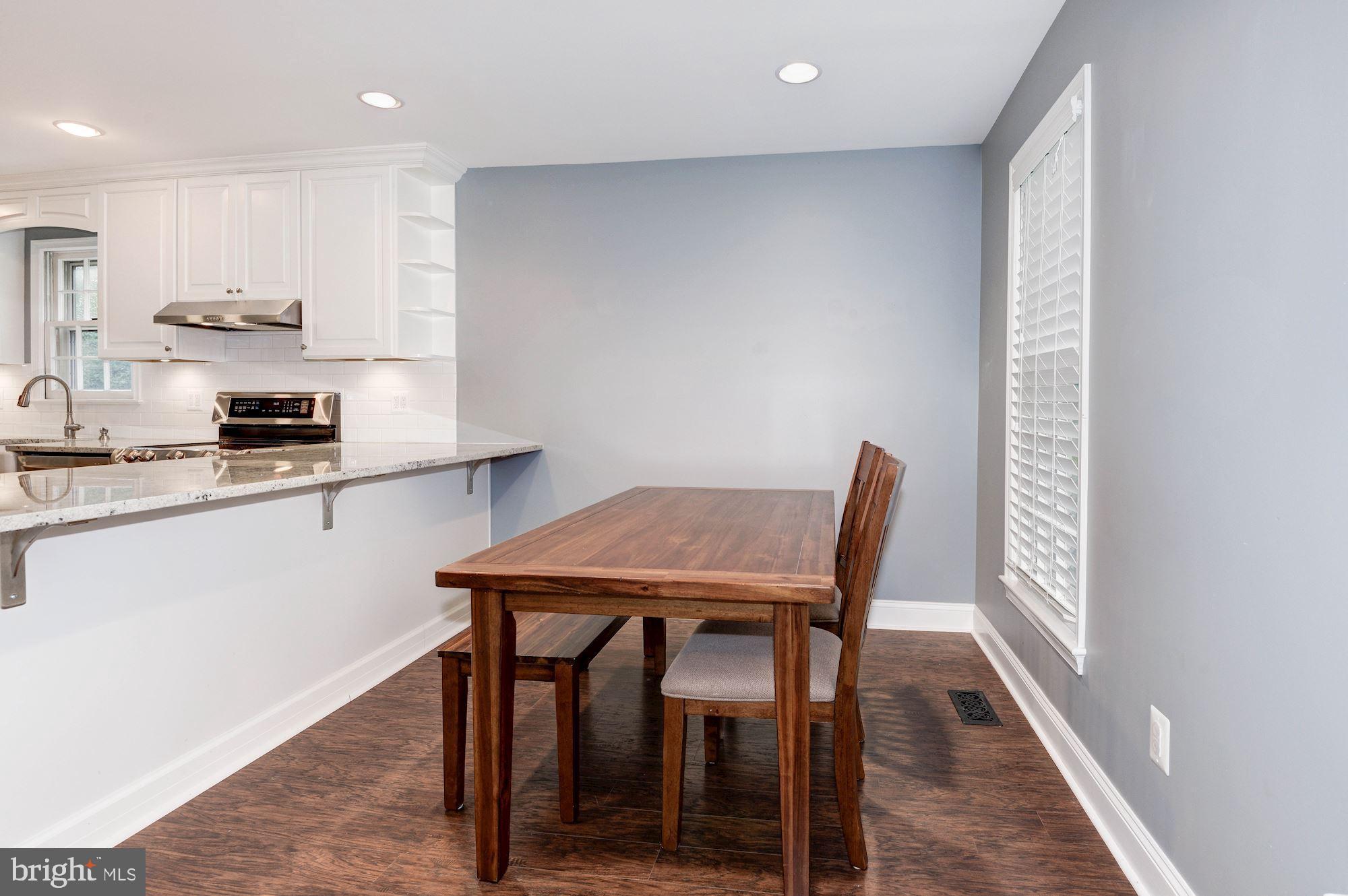 2075 Cobblestone Lane Reston, VA 20191 - Photo 6 of 26 Eat-In Kitchen