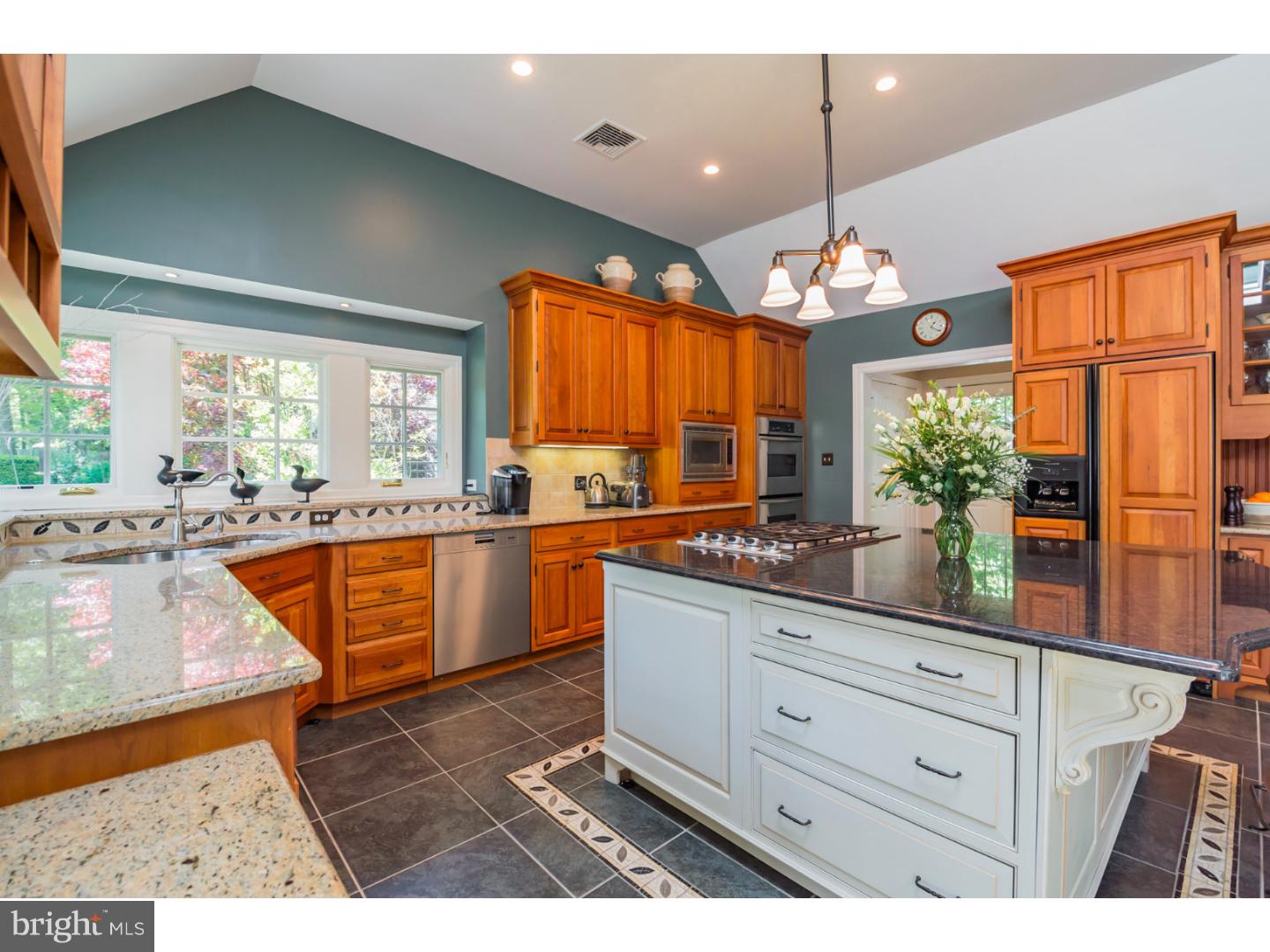720 North Stanwick Road Moorestown, NJ 08057 - Photo 5 of 25