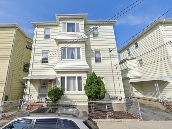 $1,200 | 95 Flint Street, Unit 2, Fall River, MA 02723