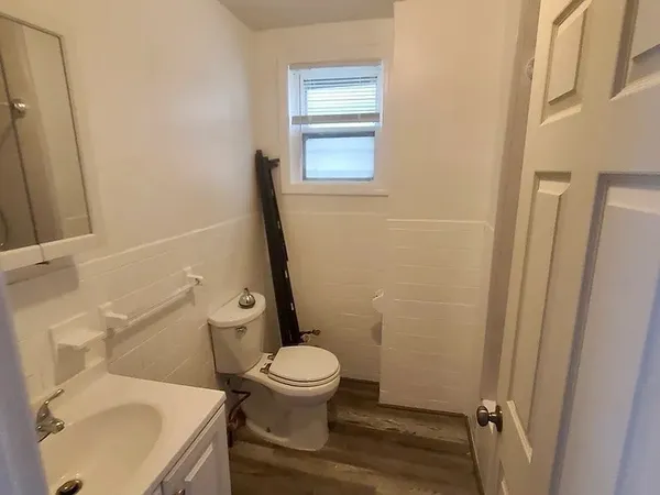 $1,200 | 95 Flint Street, Unit 2, Fall River, MA 02723