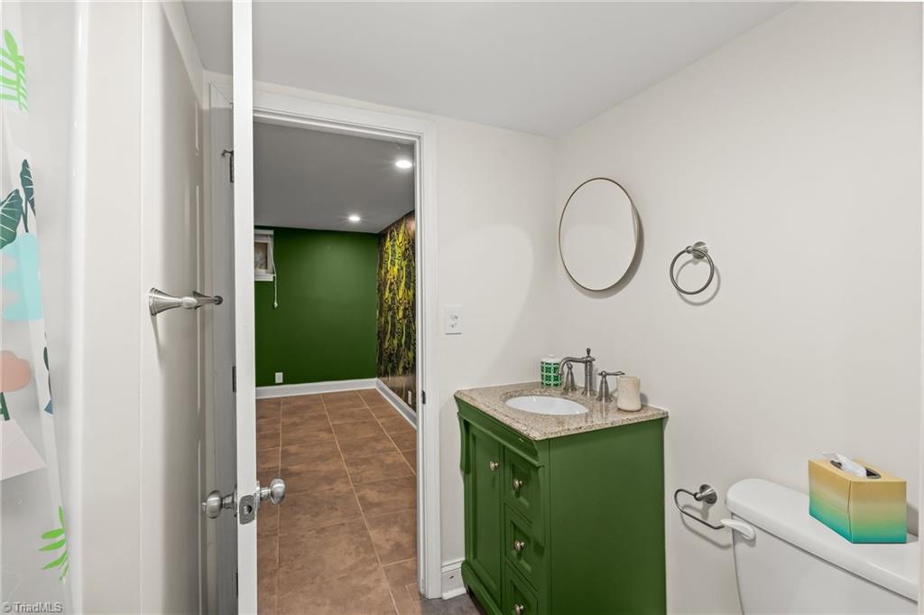 1430 Eldorada Road Winston-Salem, NC 27103 - Photo 34 of 45 3rd bedroom bathroom