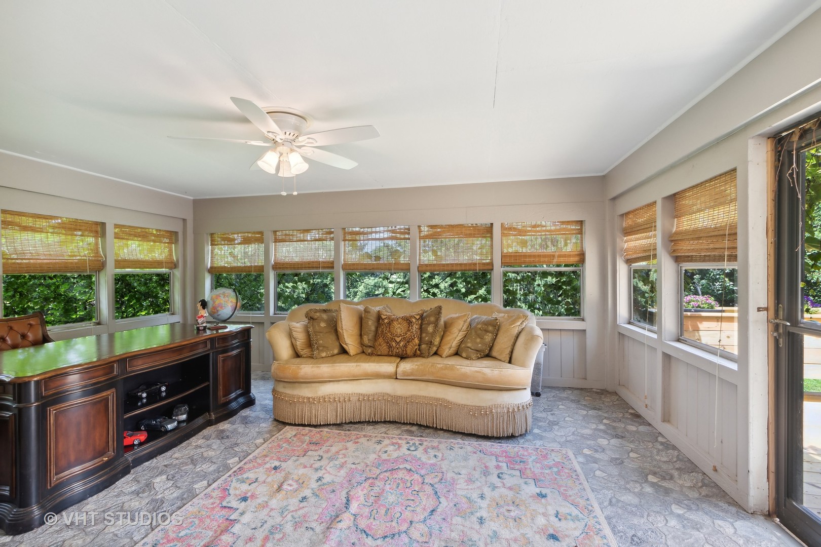 562 A Aberdeen Road Frankfort, IL 60423 - Photo 15 of 47 a living room with furniture and a large window
