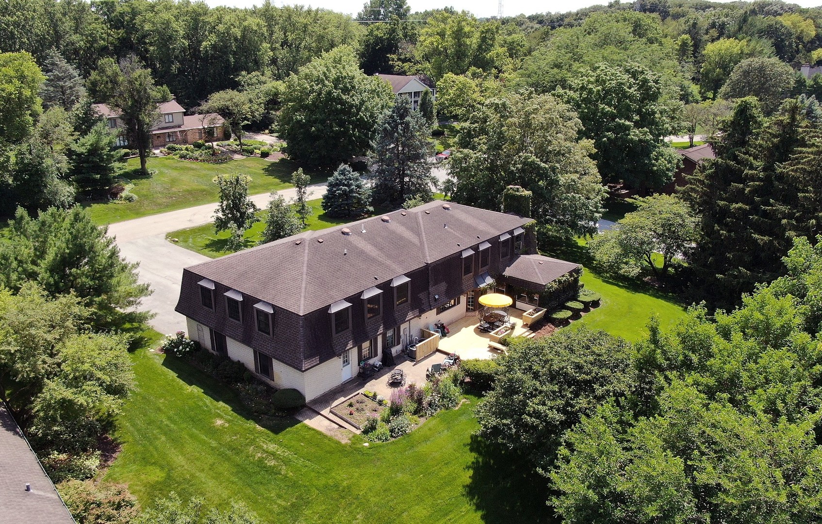 562 A Aberdeen Road Frankfort, IL 60423 - Photo 36 of 47 an aerial view of a house having yard