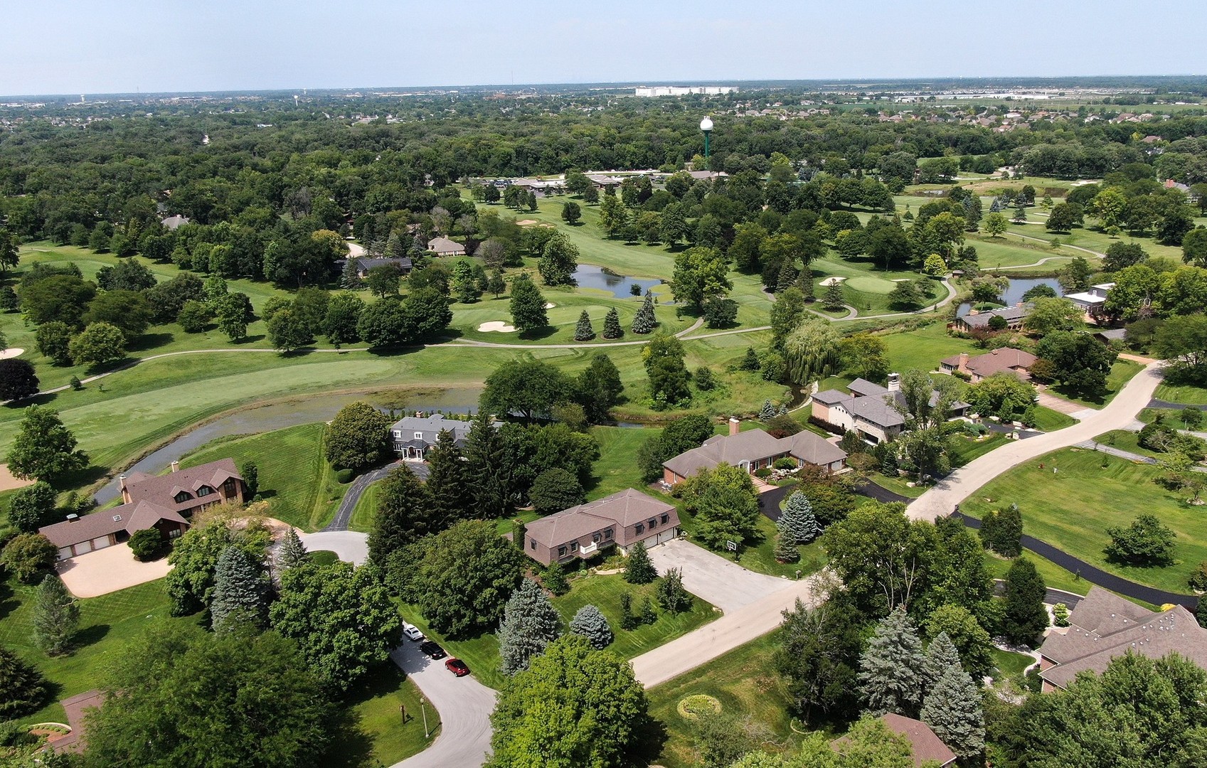 562 A Aberdeen Road Frankfort, IL 60423 - Photo 38 of 47 an aerial view of a town with trees