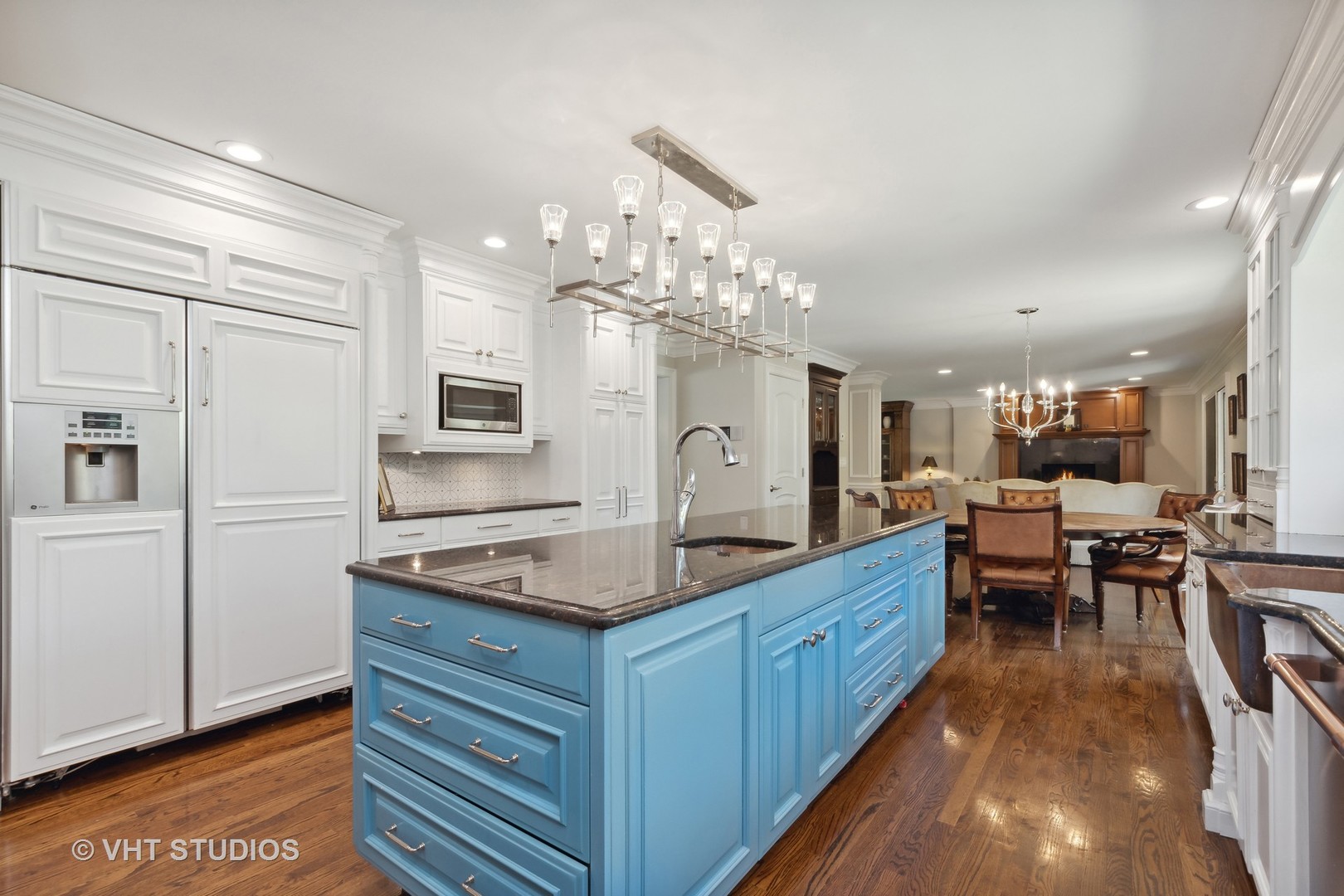 562 A Aberdeen Road Frankfort, IL 60423 - Photo 10 of 47 a kitchen with kitchen island granite countertop lots of counter top space