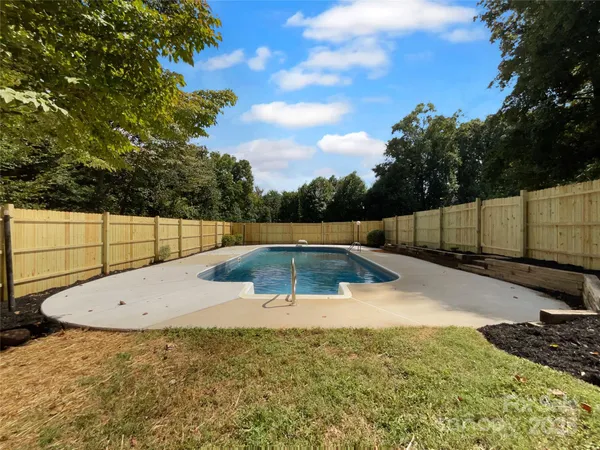 $619,000 | 8117 Shannon Woods Lane, Matthews, NC 28104