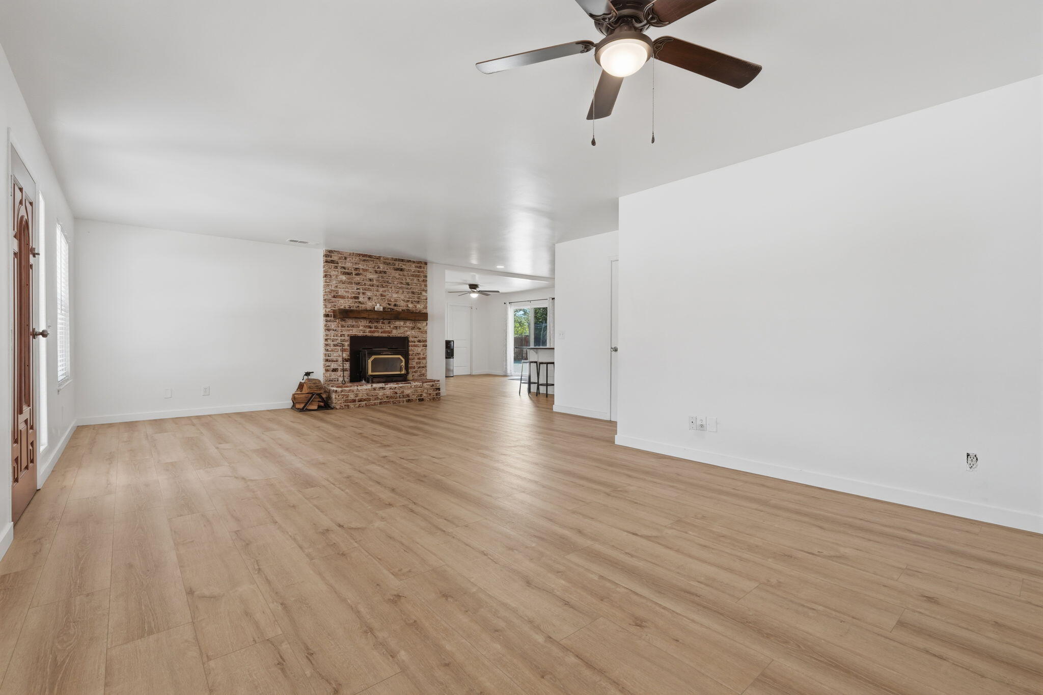 351 South Cornucopia Road Exeter, CA 93221 - Photo 10 of 54 20-351_S_Cornucopia_Rd_-_Exeter_CA_018