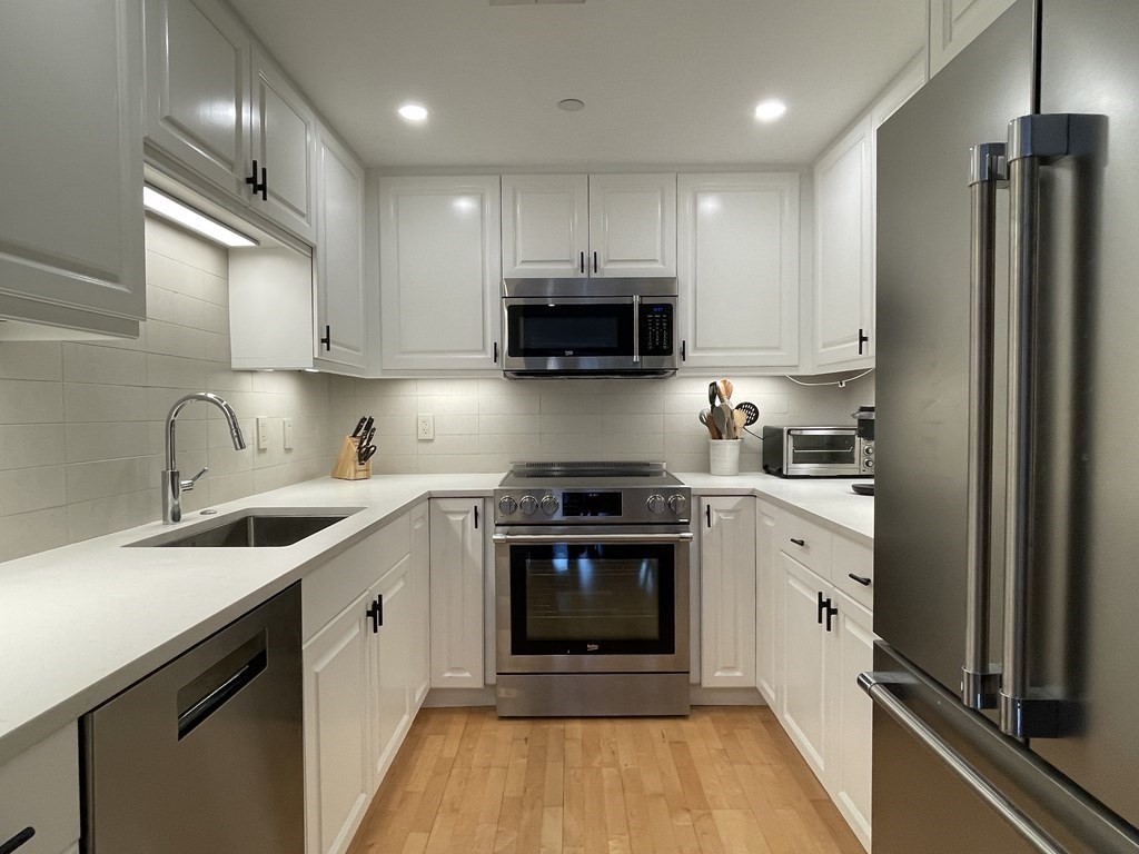 10 Bowdoin Street, Unit 202 Boston, MA 02114 - Photo 6 of 16