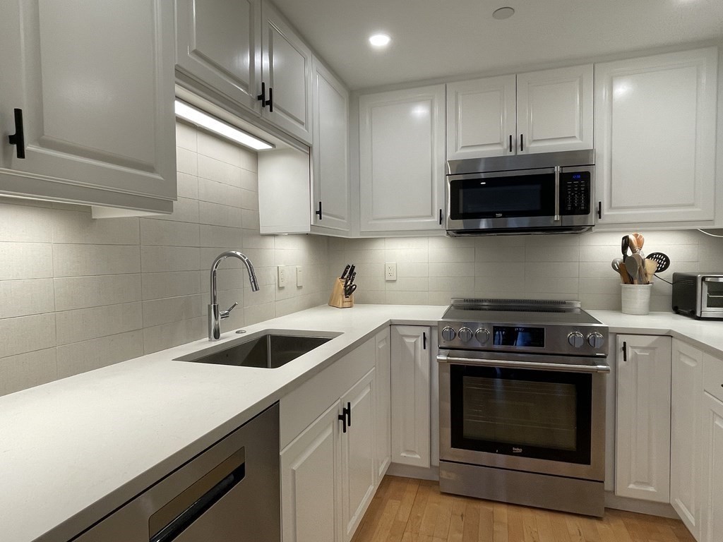 10 Bowdoin Street, Unit 202 Boston, MA 02114 - Photo 7 of 16