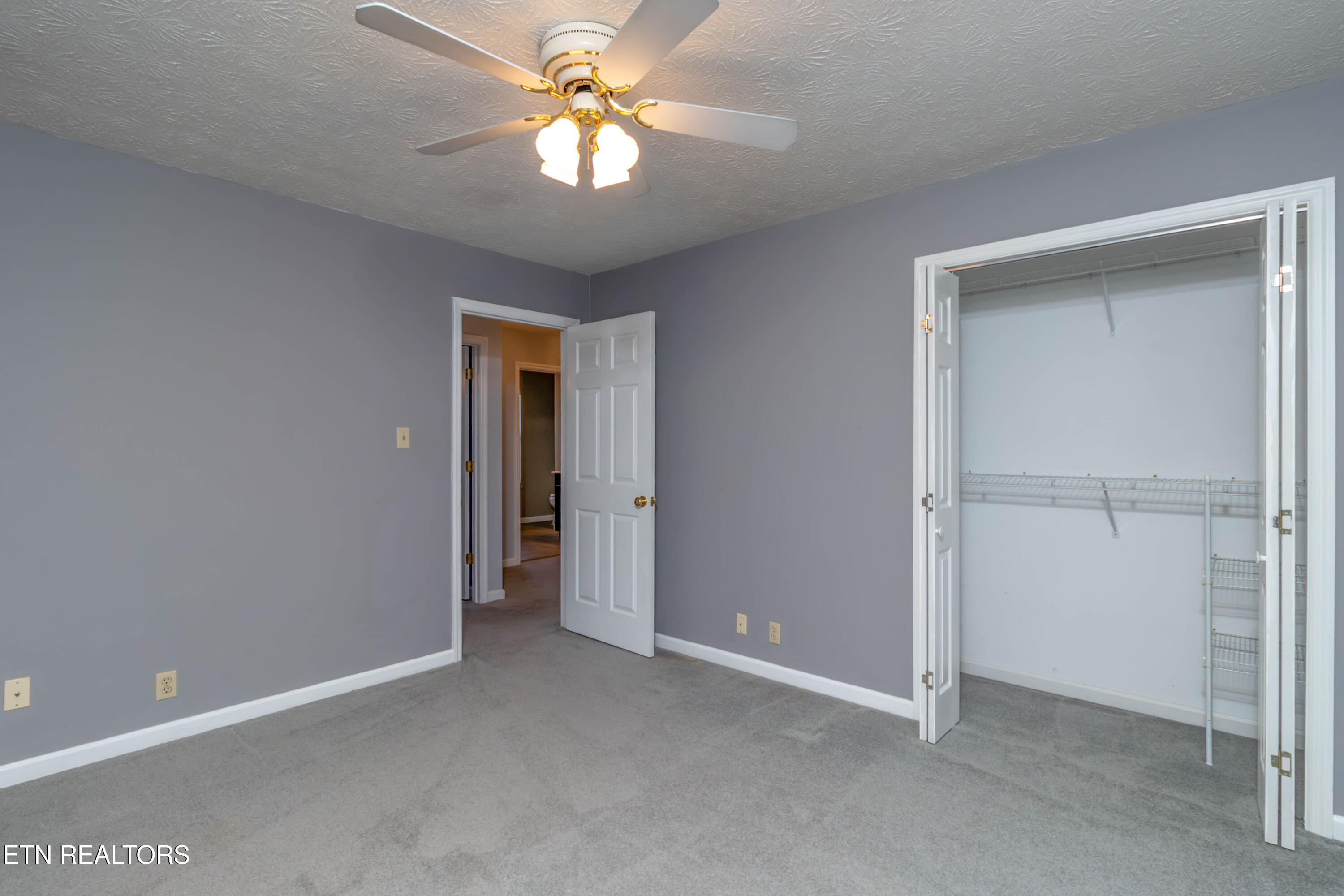 1633 Cheney Road Knoxville, TN 37922 - Photo 24 of 43 Guest Room #2