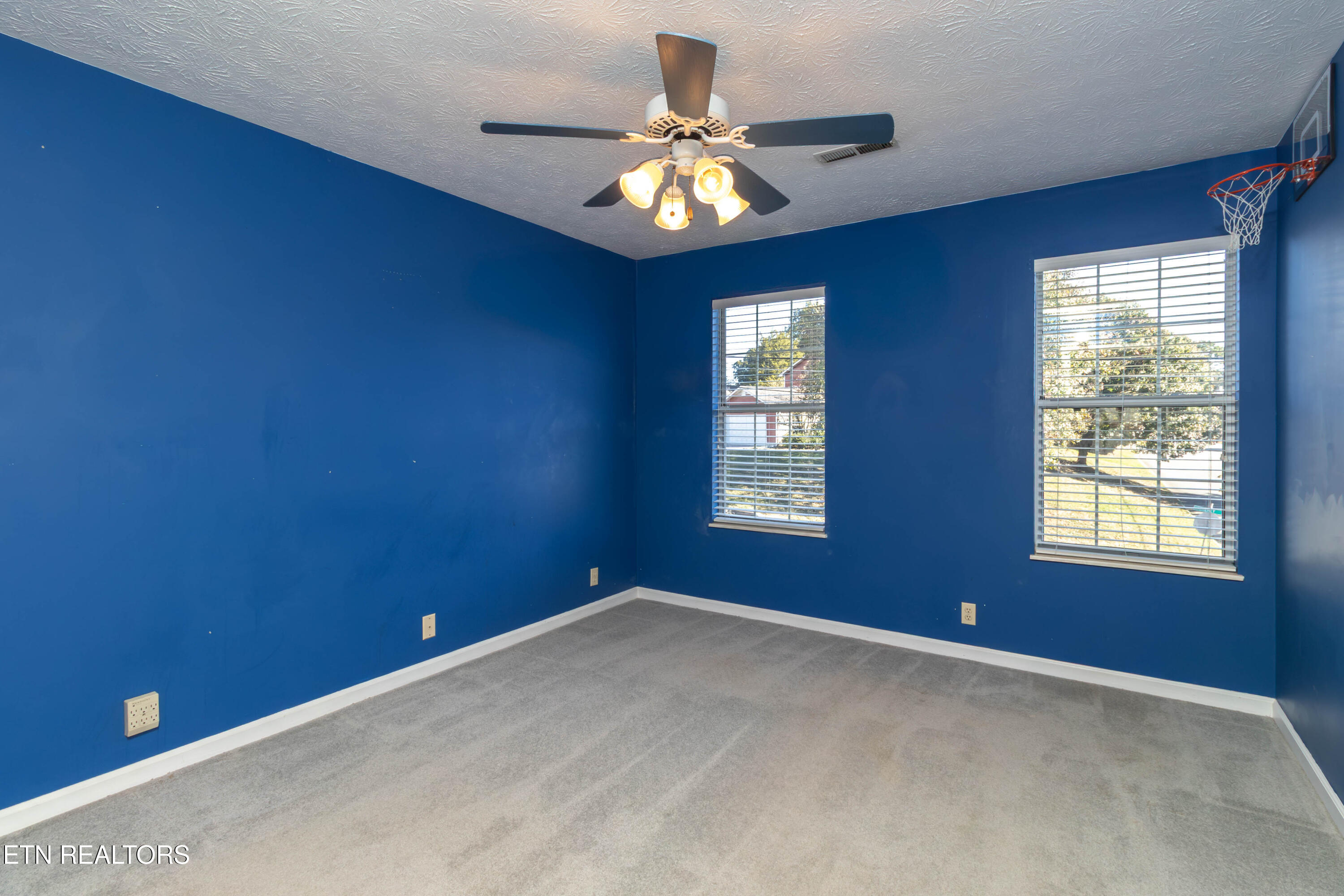 1633 Cheney Road Knoxville, TN 37922 - Photo 25 of 43 Guest Room #3