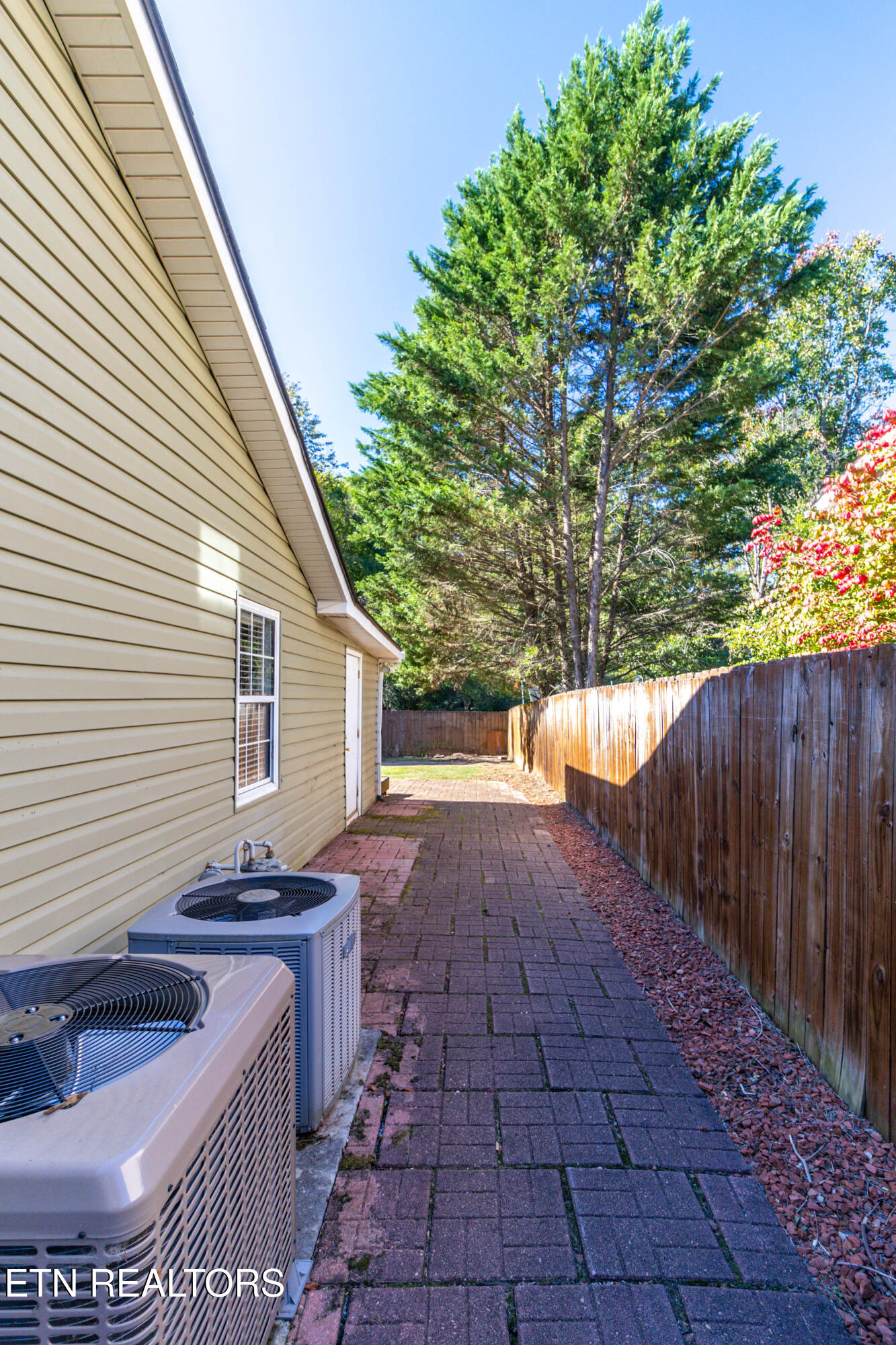 1633 Cheney Road Knoxville, TN 37922 - Photo 34 of 43 Back Yard