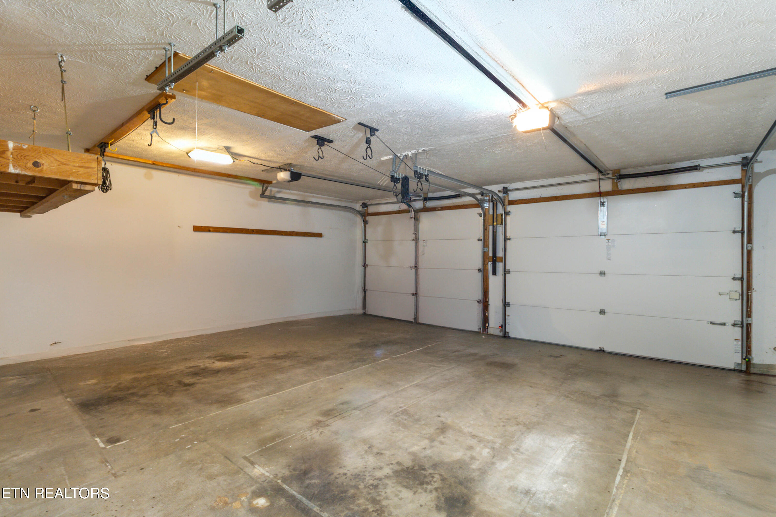 1633 Cheney Road Knoxville, TN 37922 - Photo 41 of 43 Garage
