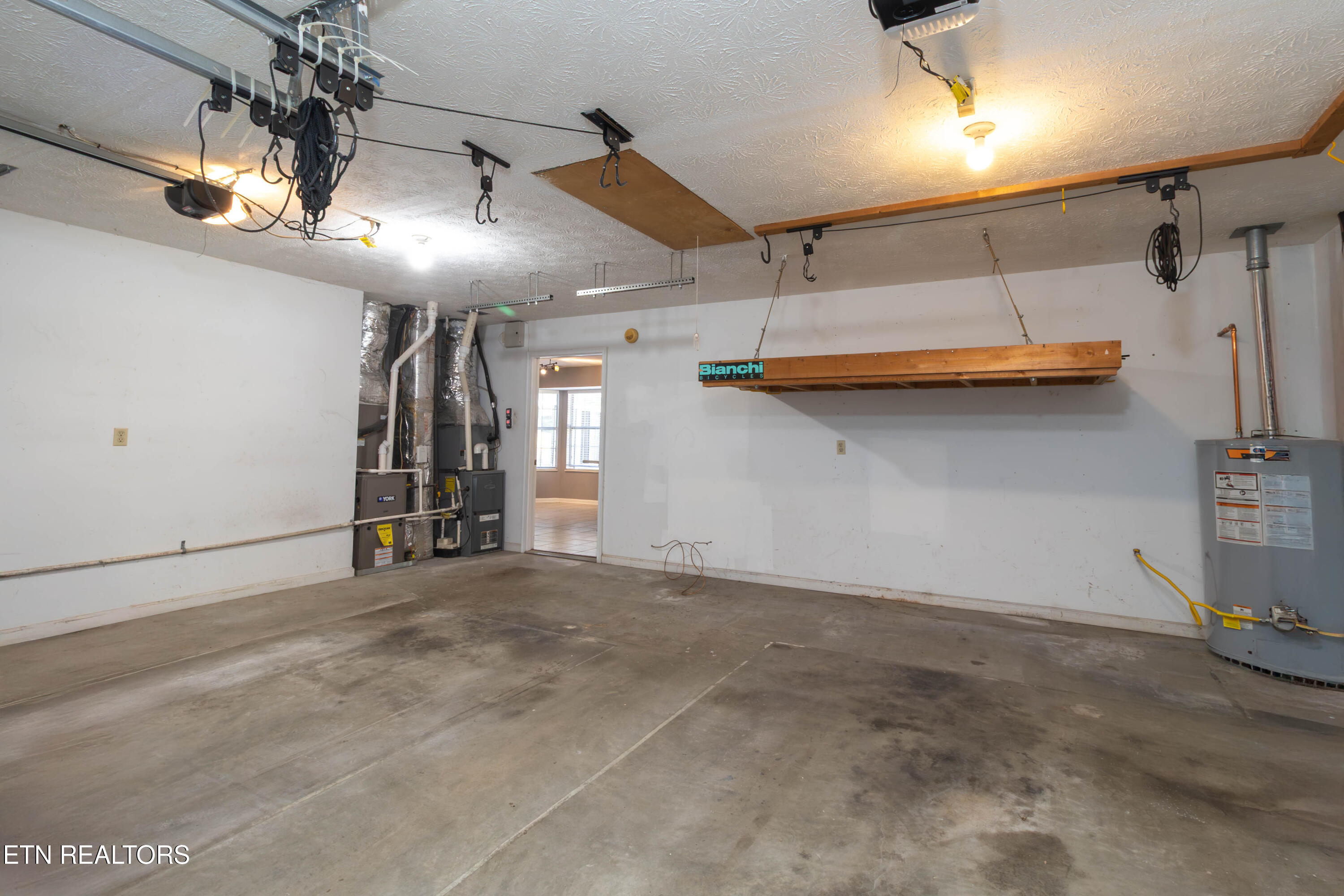 1633 Cheney Road Knoxville, TN 37922 - Photo 42 of 43 Garage