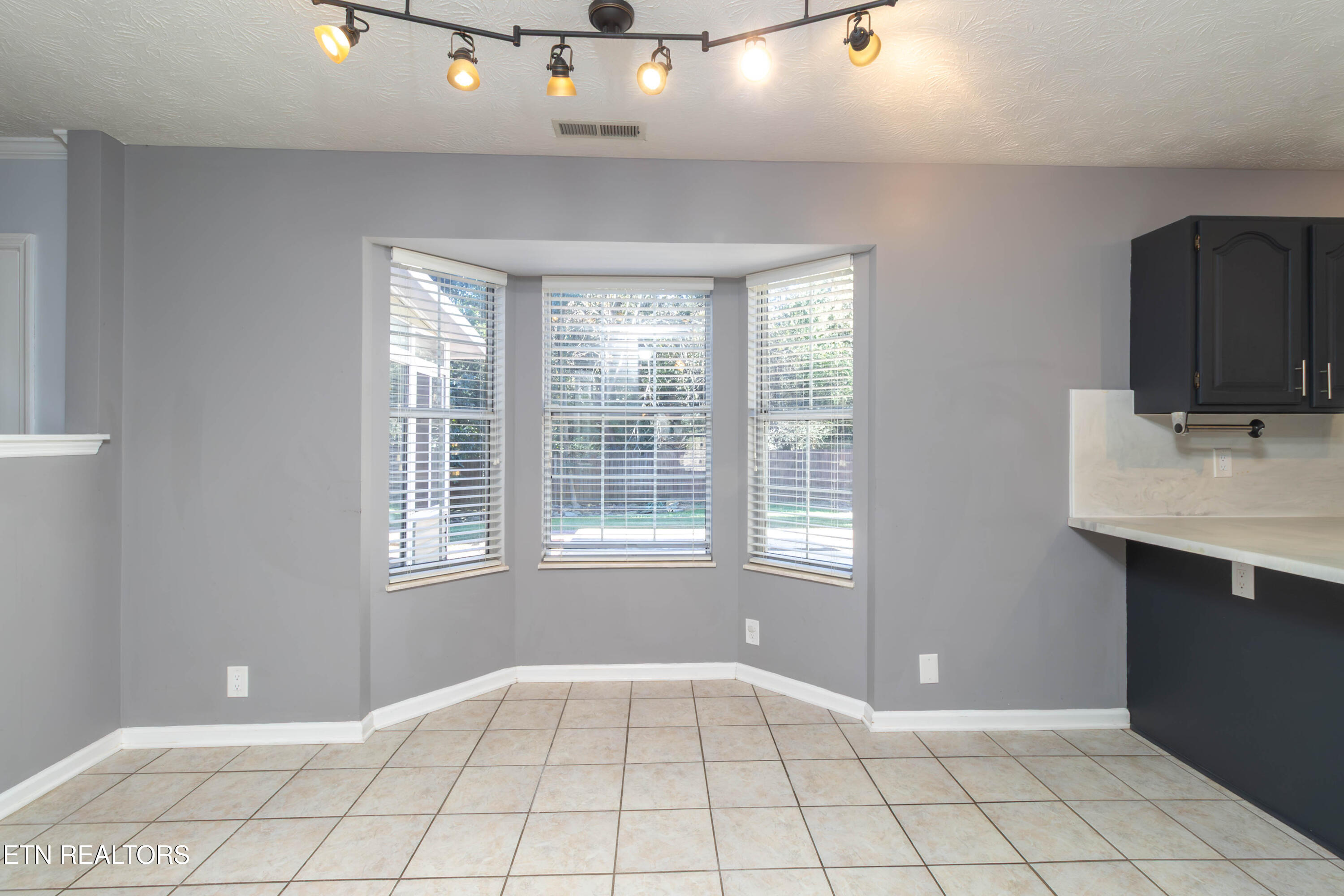 1633 Cheney Road Knoxville, TN 37922 - Photo 8 of 43 Breakfast Area