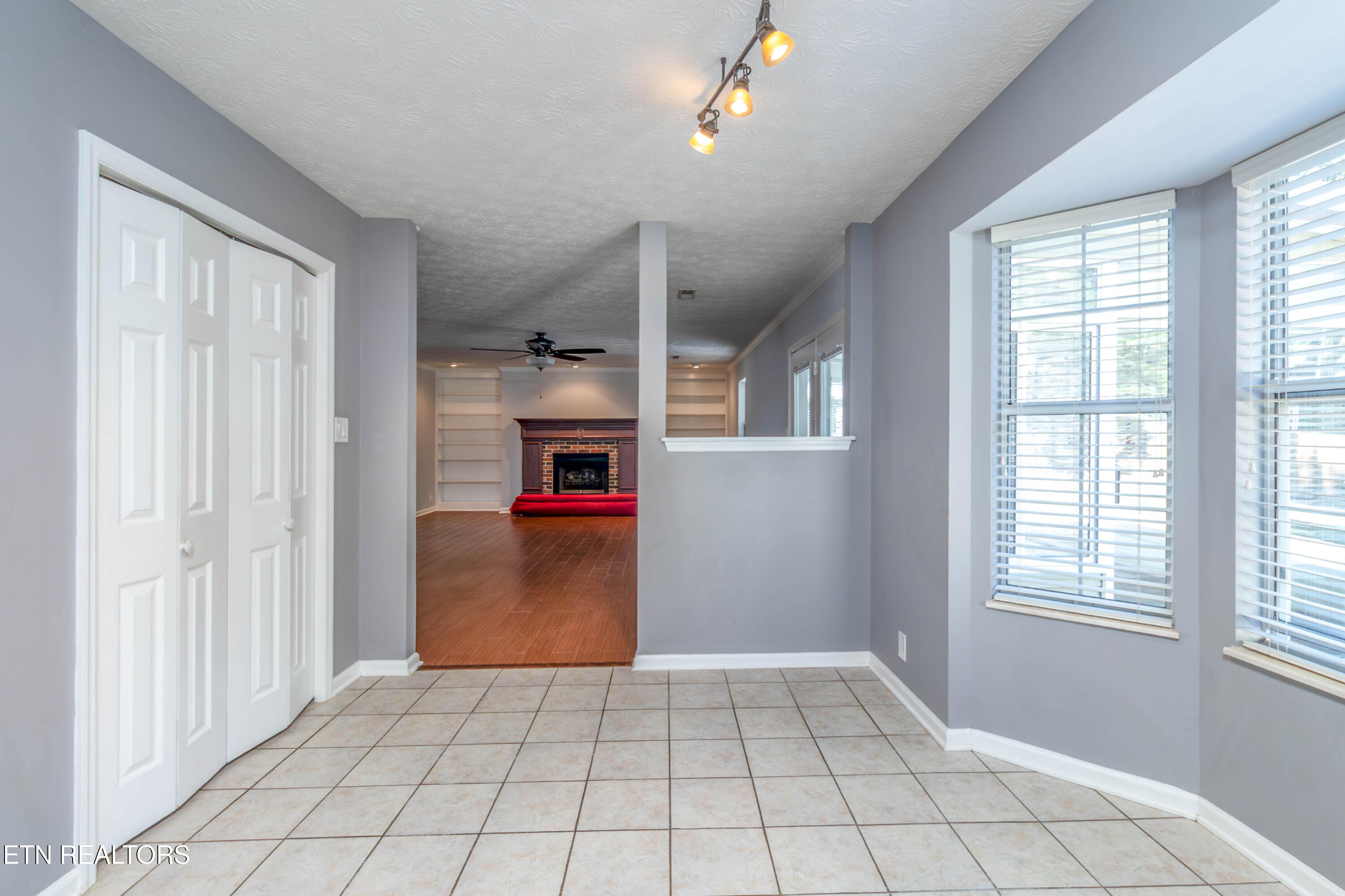 1633 Cheney Road Knoxville, TN 37922 - Photo 9 of 43 Breakfast Area