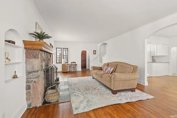 $849,900 | 1080 Ln 210 Hamilton Lake, Hamilton, IN 46742