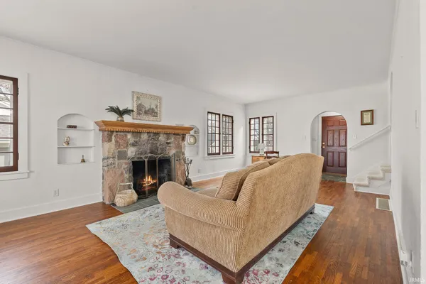 $849,900 | 1080 Ln 210 Hamilton Lake, Hamilton, IN 46742