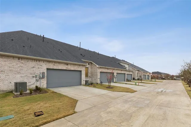 $3,100 | 7135 Buchanan Drive, Grand Prairie, TX 75054