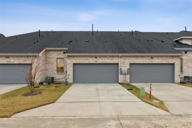 $3,100 | 7135 Buchanan Drive, Grand Prairie, TX 75054