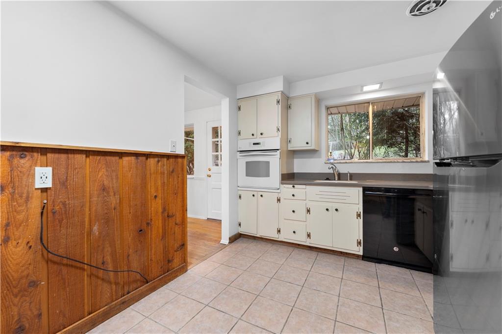 213 Sleepy Hollow Road Pittsburgh, PA 15216 - Photo 7 of 43 Gallery Image 7