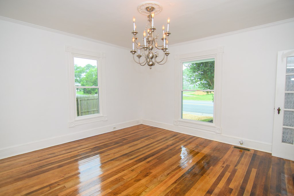 23482 Saxis Road Sanford, VA 23426 - Photo 17 of 37 Dining Room