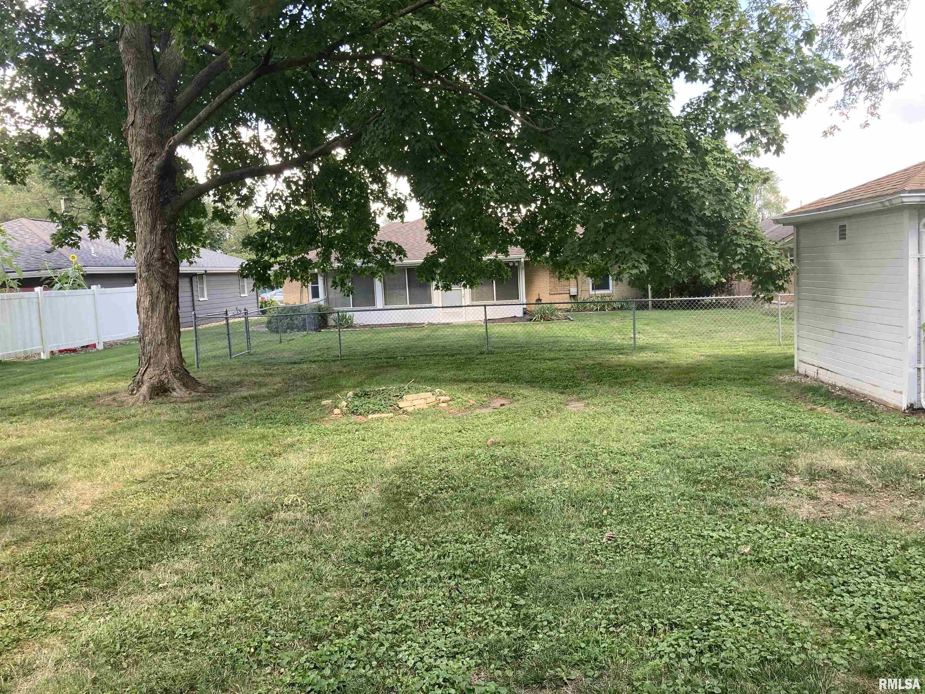 3405 South 5th Street Springfield, IL 62703 - Photo 2 of 24