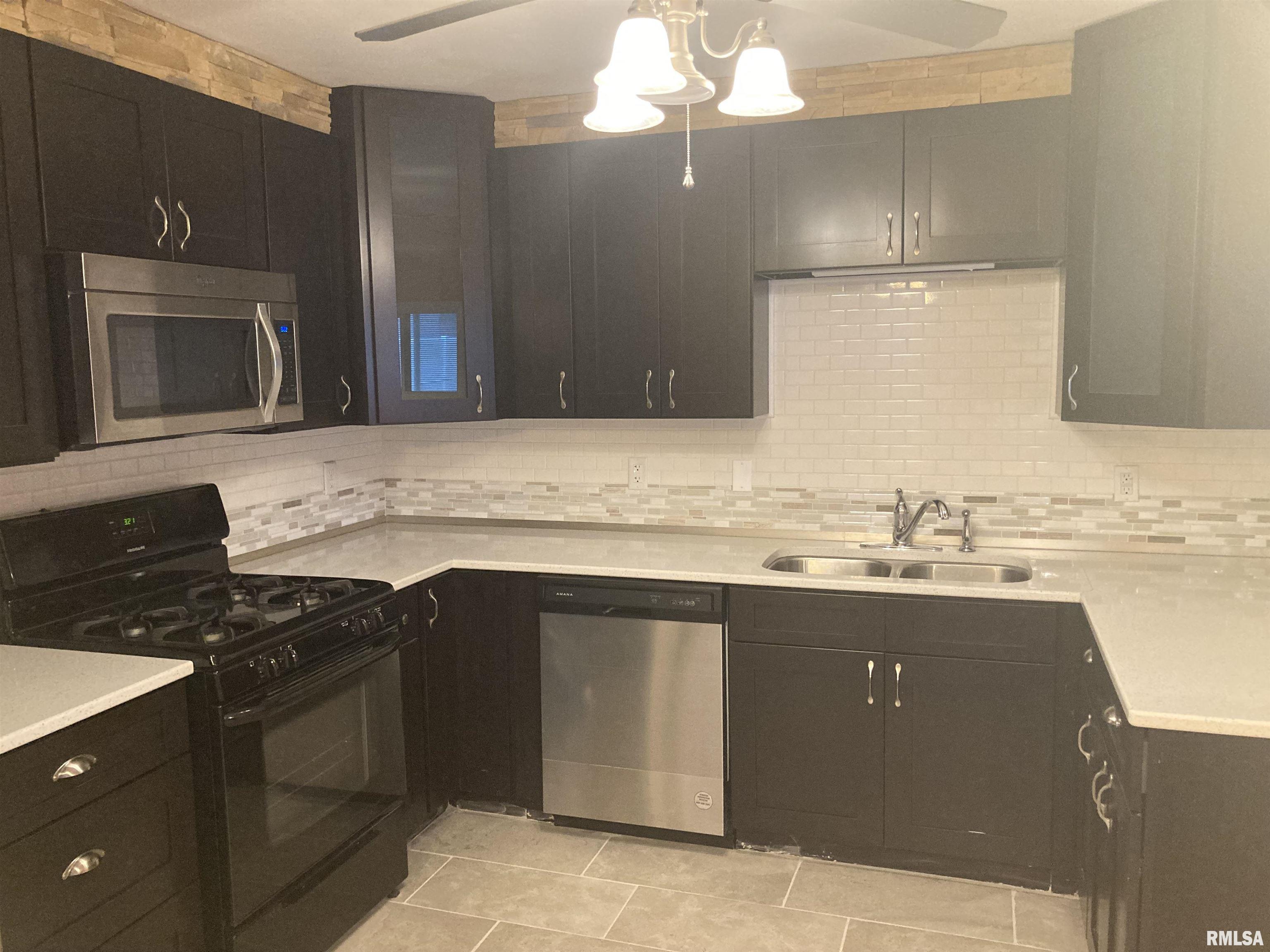 3405 South 5th Street Springfield, IL 62703 - Photo 3 of 24