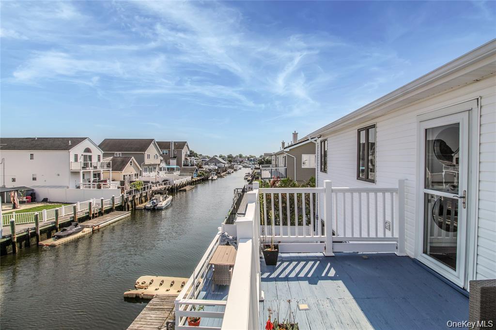 2775 Barbara Road Bellmore, NY 11710 - Photo 17 of 24