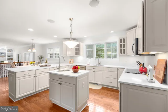 $865,000 | 1001 Featherston Court, Fredericksburg, VA 22401