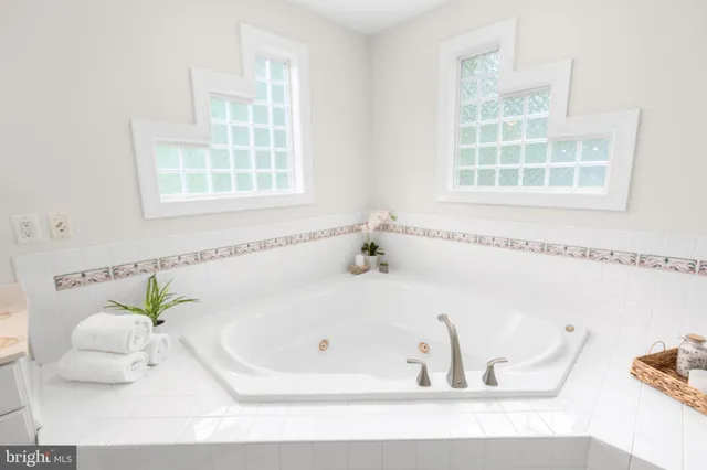 $865,000 | 1001 Featherston Court, Fredericksburg, VA 22401