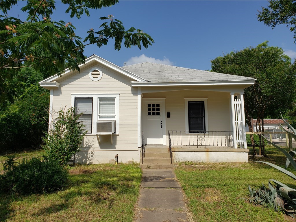 1405 Waller Street Austin, TX 78702 - Photo 1 of 20 Photos are from a previous vacancy.