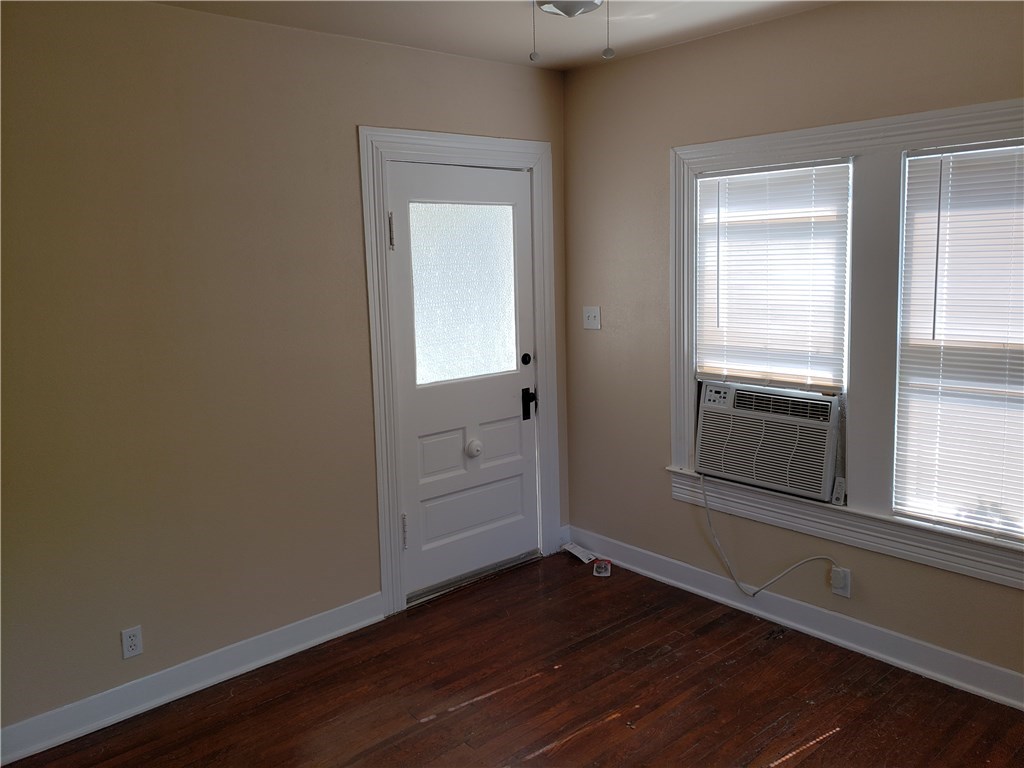 1405 Waller Street Austin, TX 78702 - Photo 12 of 20