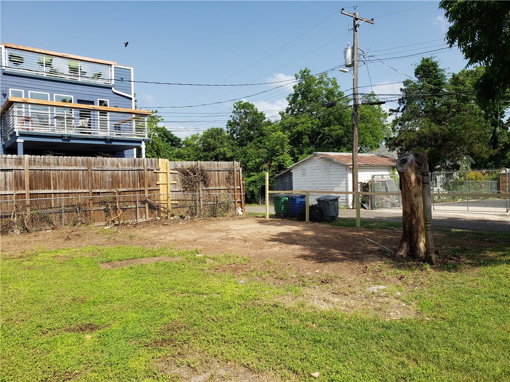 1405 Waller Street Austin, TX 78702 - Photo 15 of 20