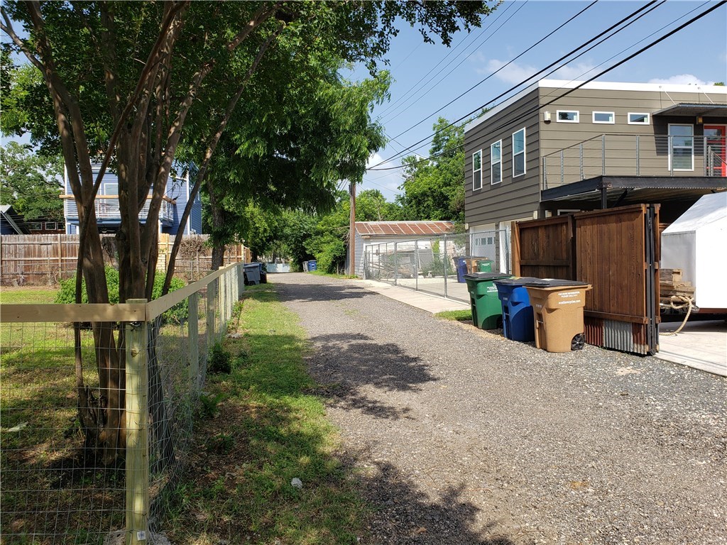 1405 Waller Street Austin, TX 78702 - Photo 19 of 20