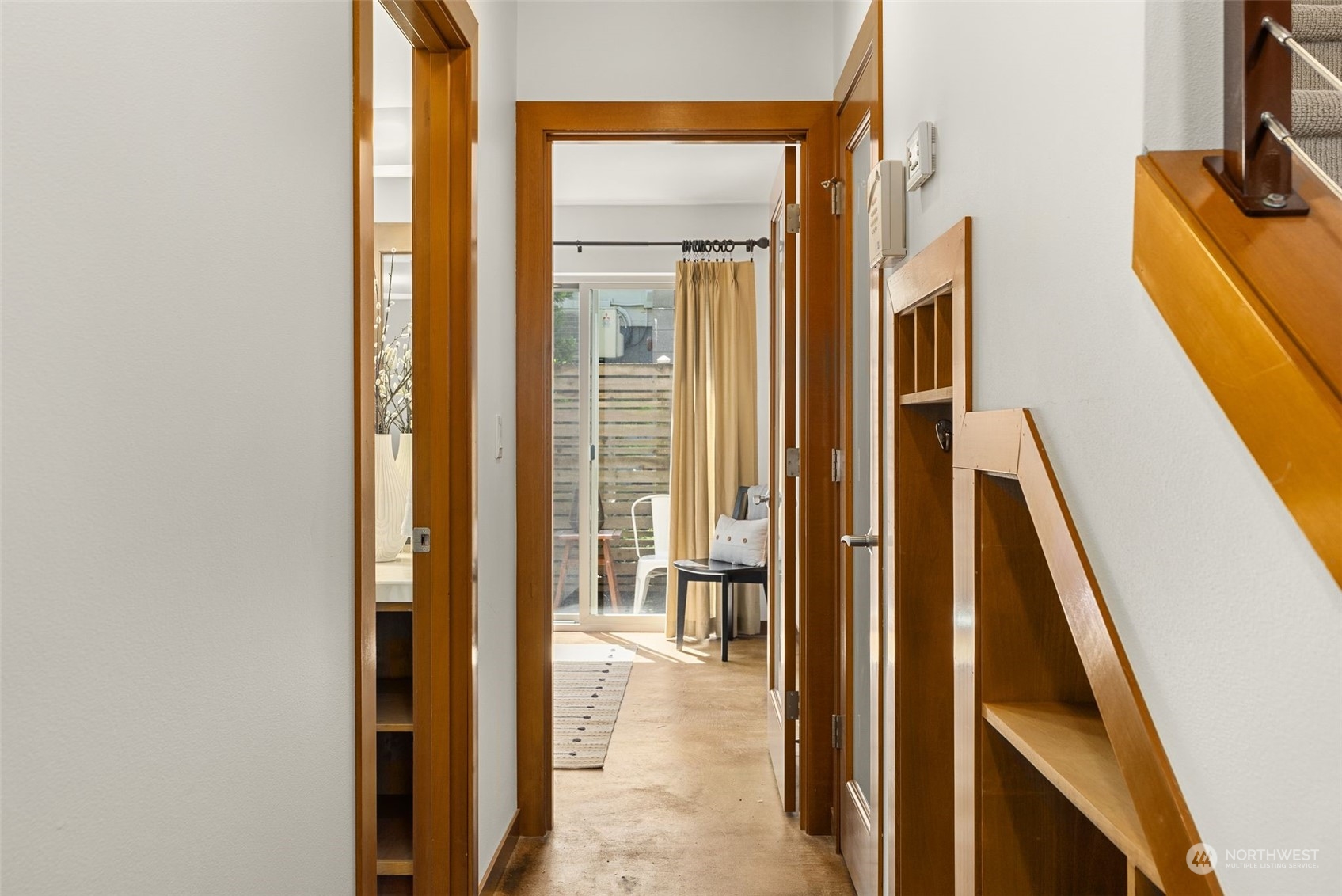 723 North 42nd Street Seattle, WA 98103 - Photo 6 of 27