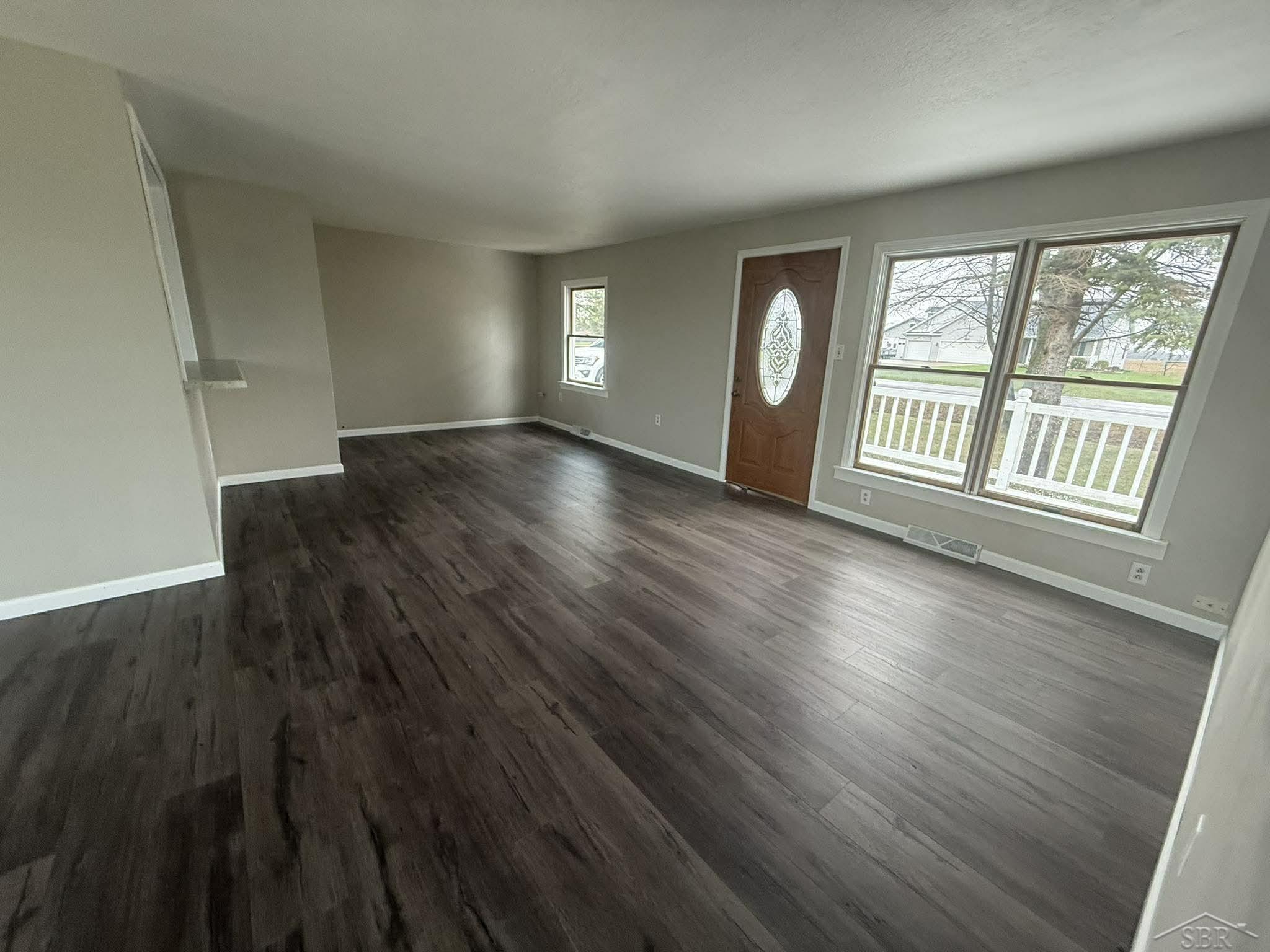 1442 South 11 Mile Road Auburn, MI 48611 - Photo 3 of 16