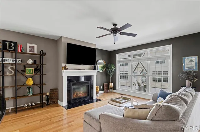 $440,000 | 417 South Geyer Road, Unit 2, Kirkwood, MO 63122