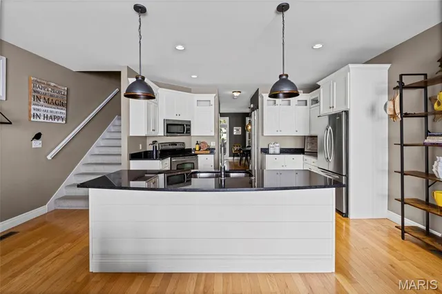 $440,000 | 417 South Geyer Road, Unit 2, Kirkwood, MO 63122